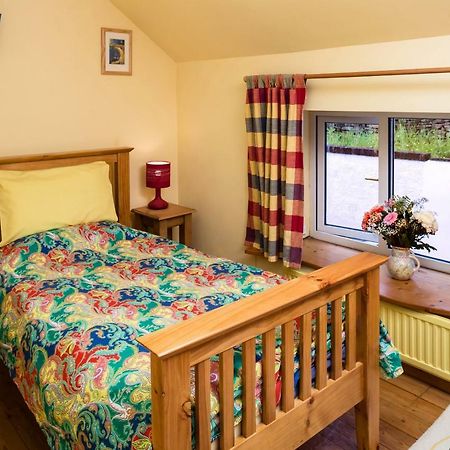 1 Tan Yr Eglwys Barn Cottage Pontardawe Экстерьер фото