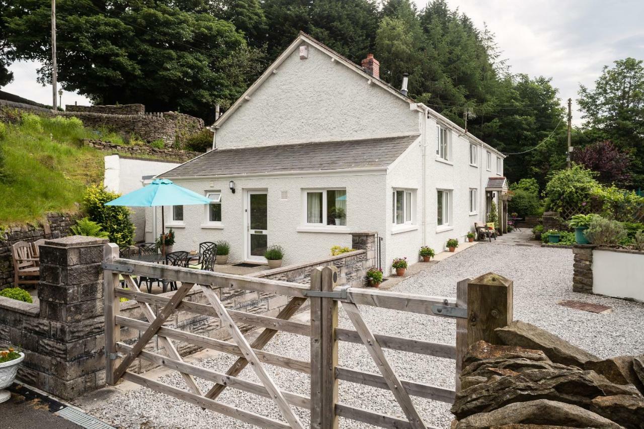 1 Tan Yr Eglwys Barn Cottage Pontardawe Экстерьер фото